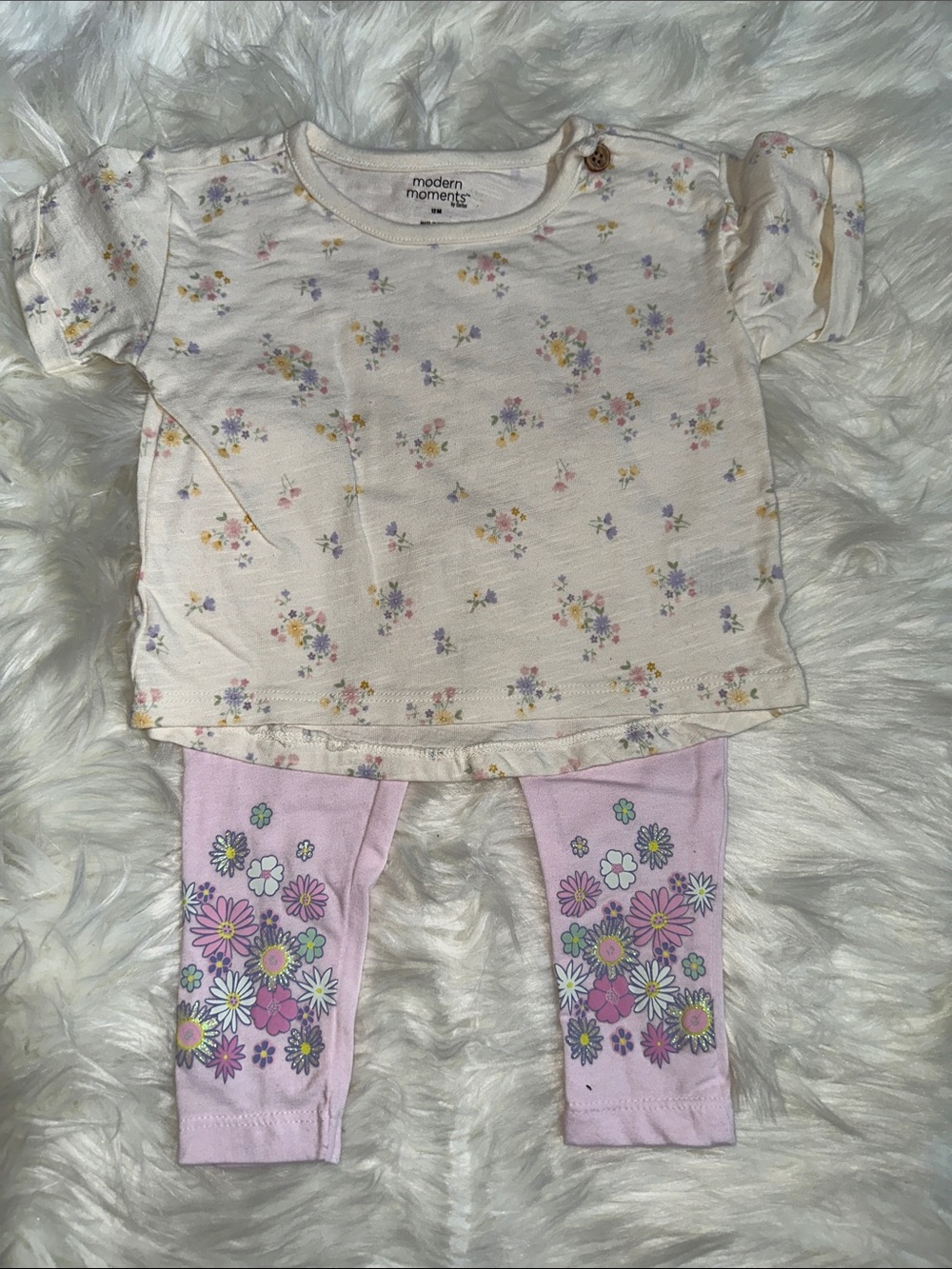 Cream Floral Tee and Pink Daisy Legging Pajama Set